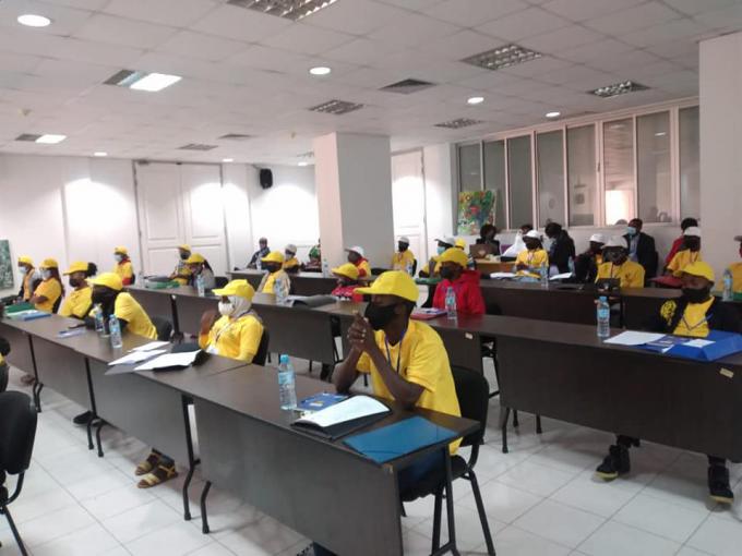 Pormenor da sessão do Parlamento Infantil da Cidade de Maputo