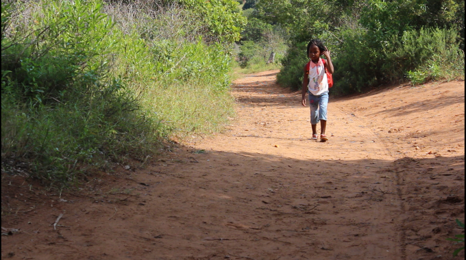 Dalfa a caminho da escolinha