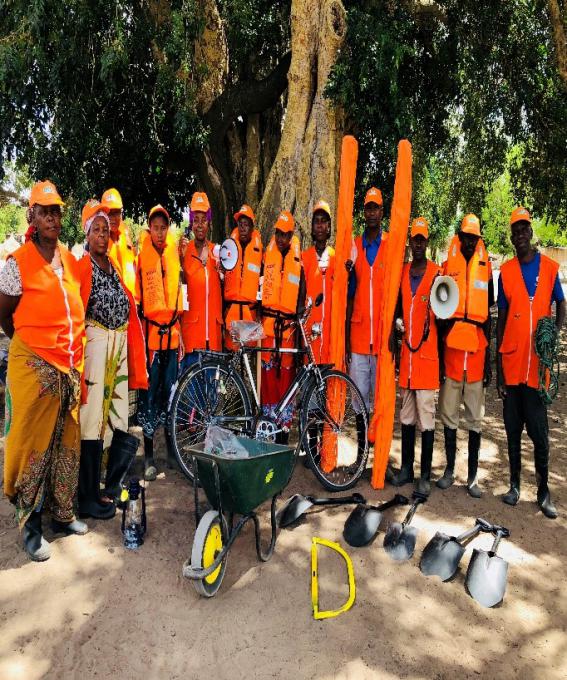 Alguns dos membros do CLGRC revitalizado na comunidade de Banhel, Distrito de Chibuto.