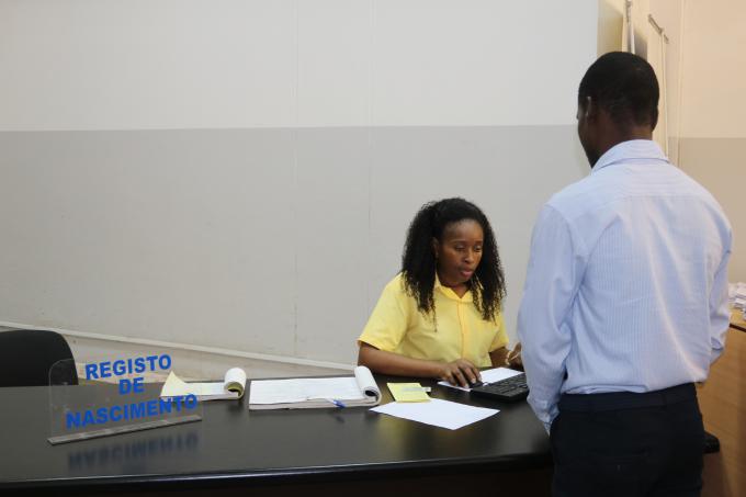 Pascual Mário, Anderson's father, registering his child.